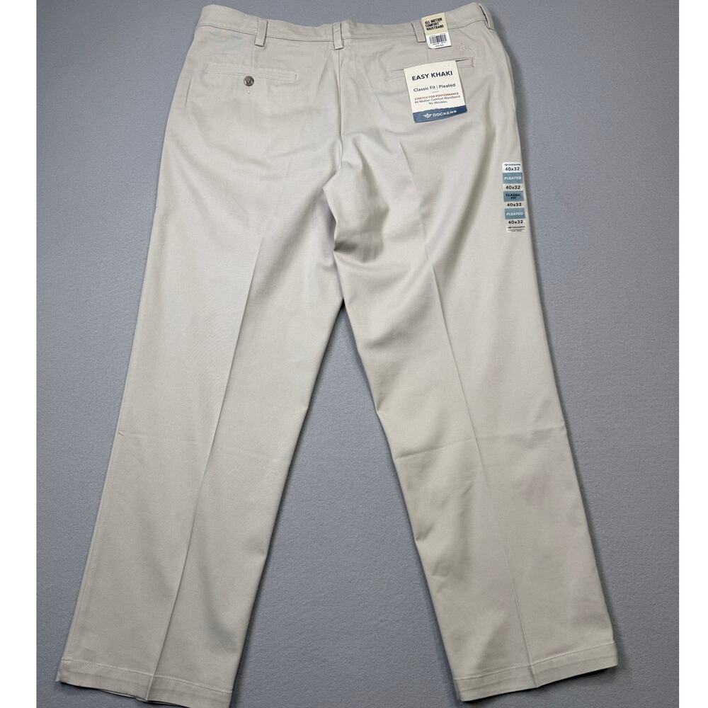 Dockers Men's Easy pleat front Khaki Stretch Pants Cloud 40x32 $66